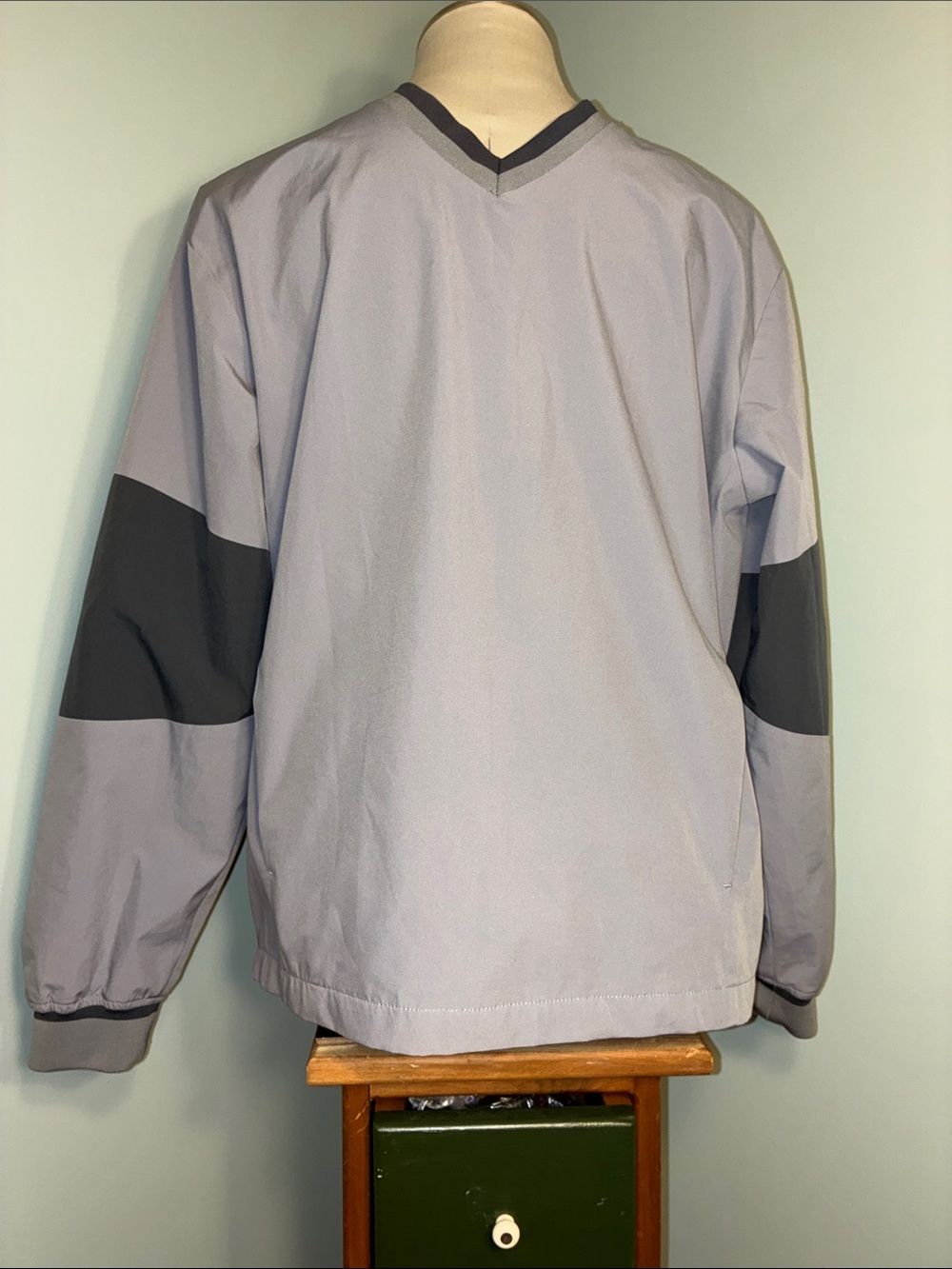 Grand Slam Men's Light Gray Windbreaker with Dark Gray Sleeve Panels